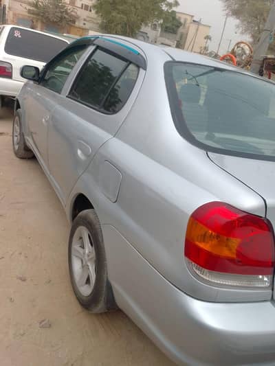 Toyota Platz 2005/2008