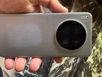 Tecno Camon 40 Premier 12/256 GB