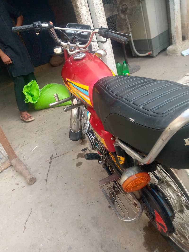 Honda one two five 4