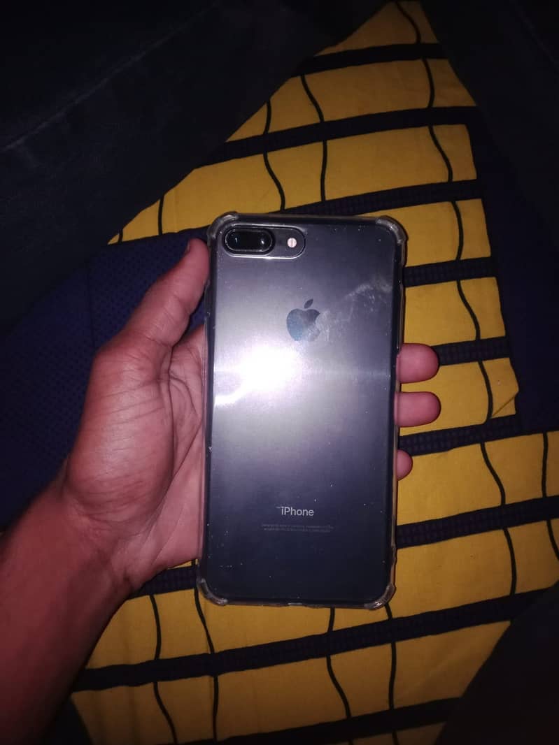 Apple iPhone 7 Plus 3