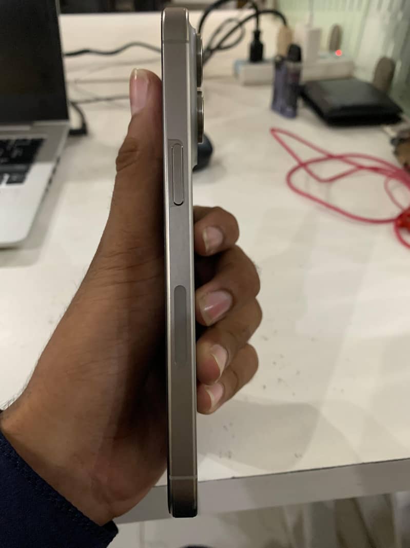 Apple iPhone 15 Pro Max 1