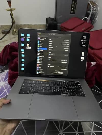 MacBook pro 2018 15 inches