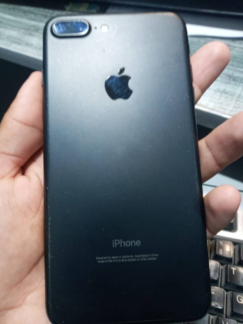 Apple iPhone 7 Plus 1
