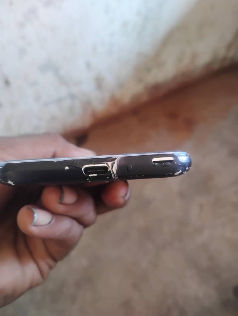 Sharp Aquos R2 1