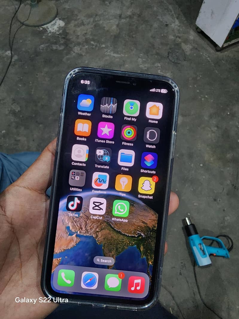 Apple iPhone X 0