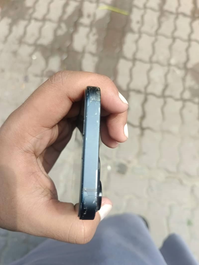 Apple iPhone 13 3