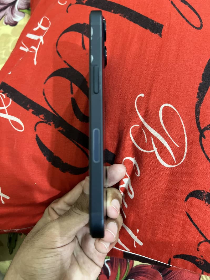 Apple iPhone 13 1