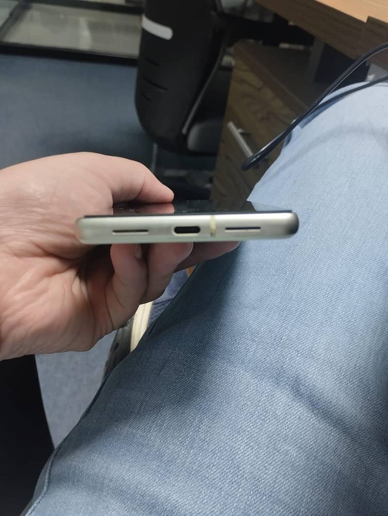 Google Pixel 7 5