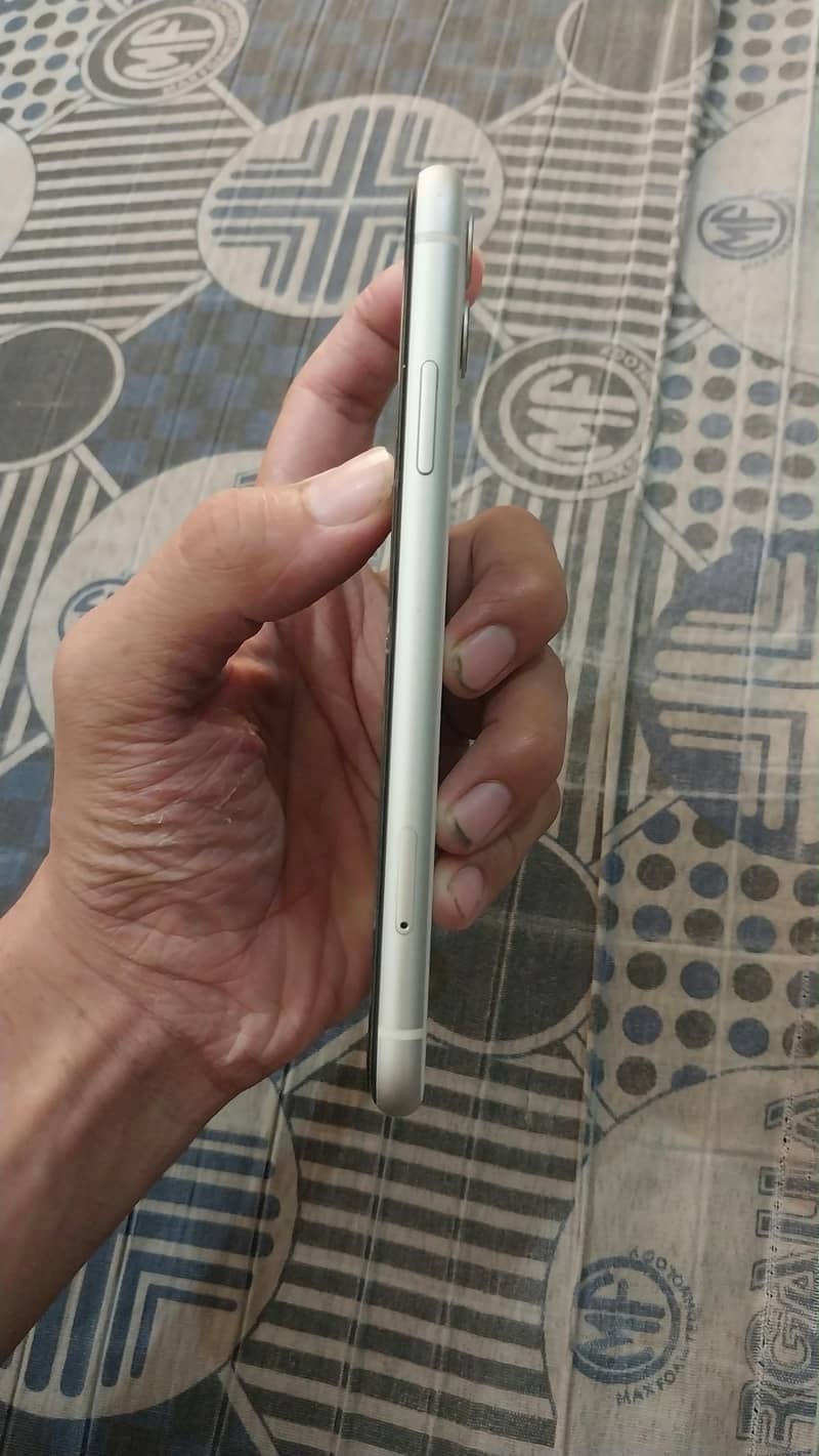 Apple iPhone 11 2