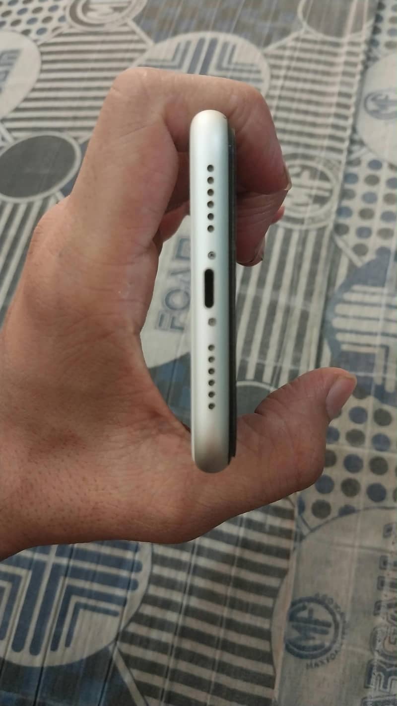Apple iPhone 11 5