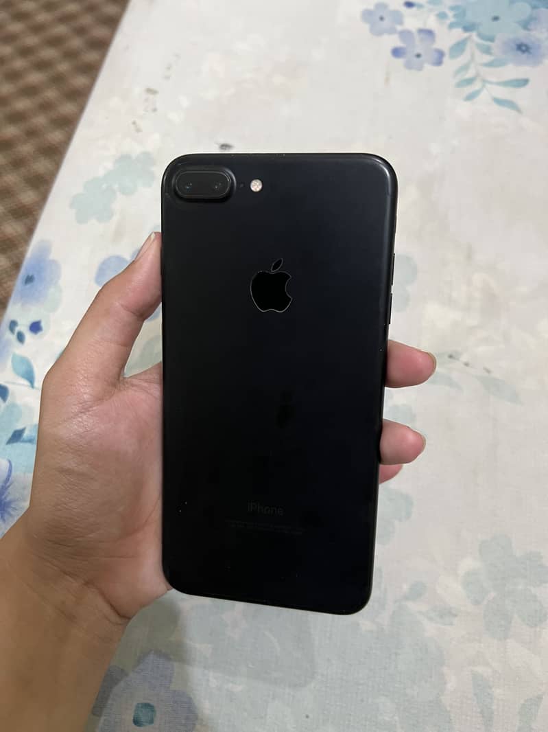Apple iPhone 7 Plus 1