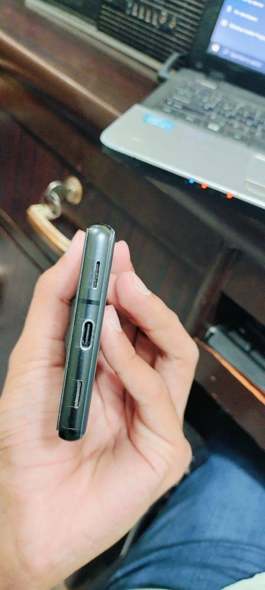 Google Pixel 7a 5