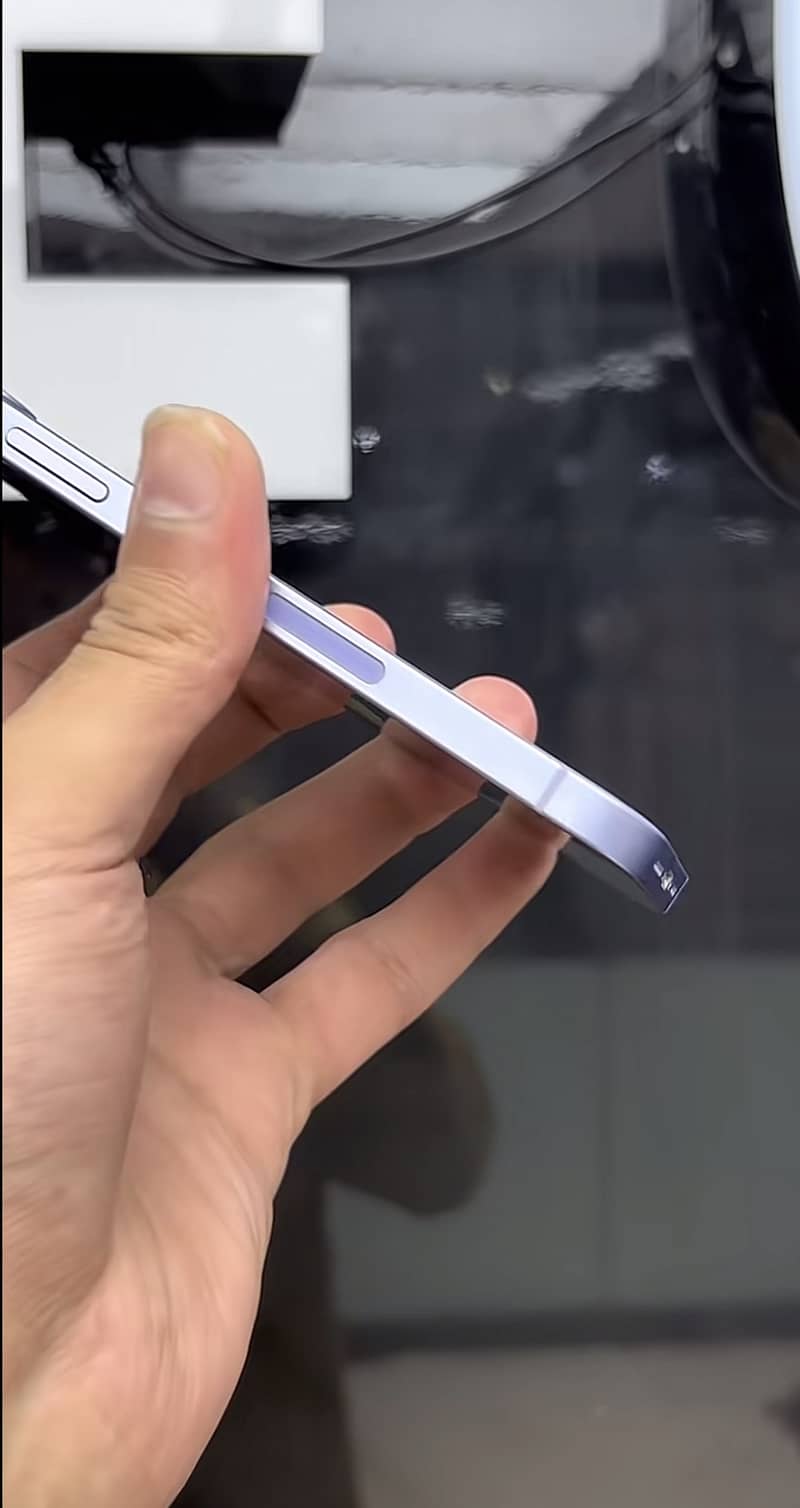 Apple iPhone 12 4