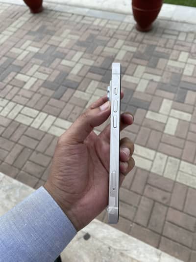 Apple iPhone 14