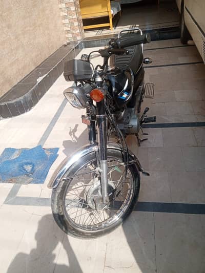 Honda 125  watsapp 0310 2097796