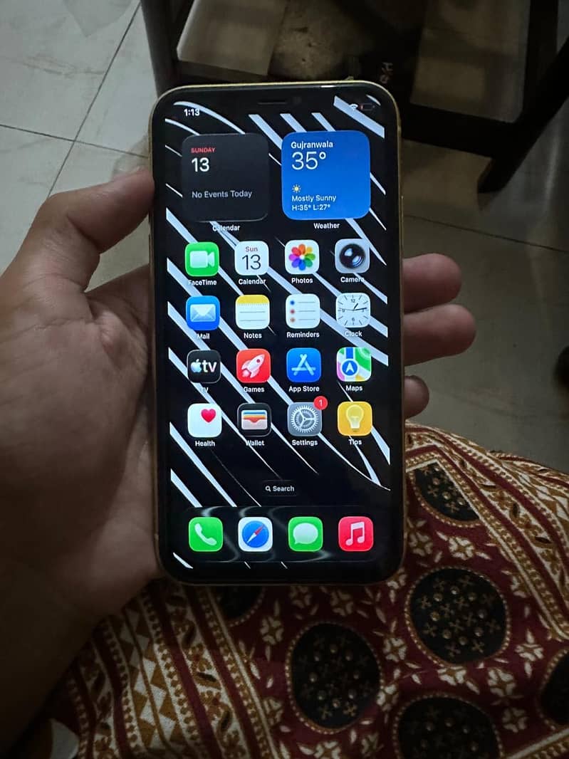 Apple iPhone 11 4