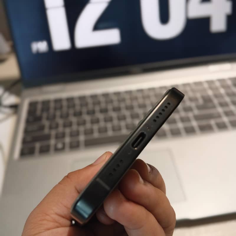 Apple iPhone 16 Pro Max 5