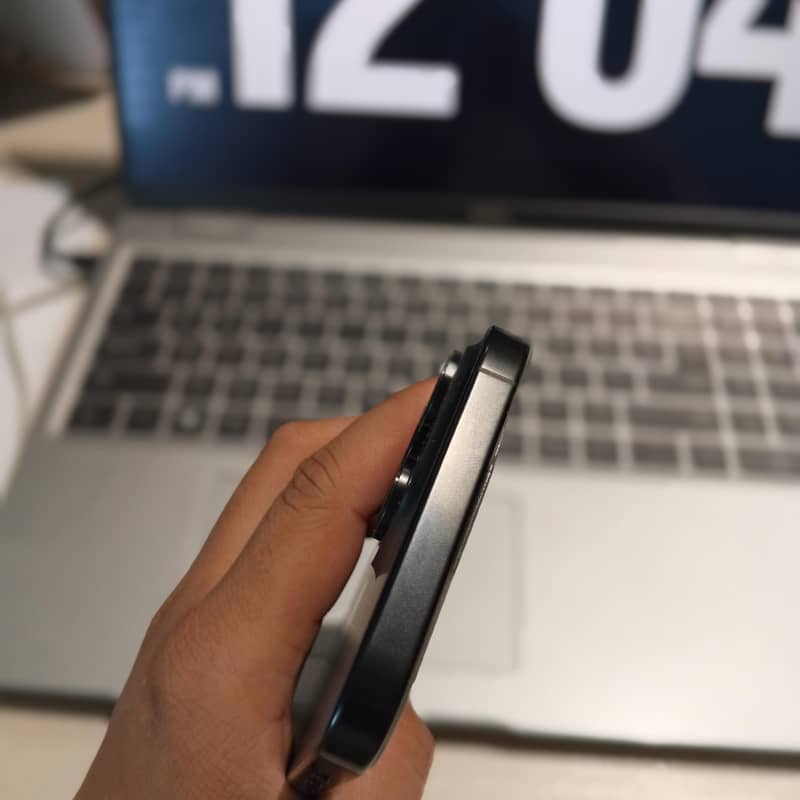 Apple iPhone 16 Pro Max 7