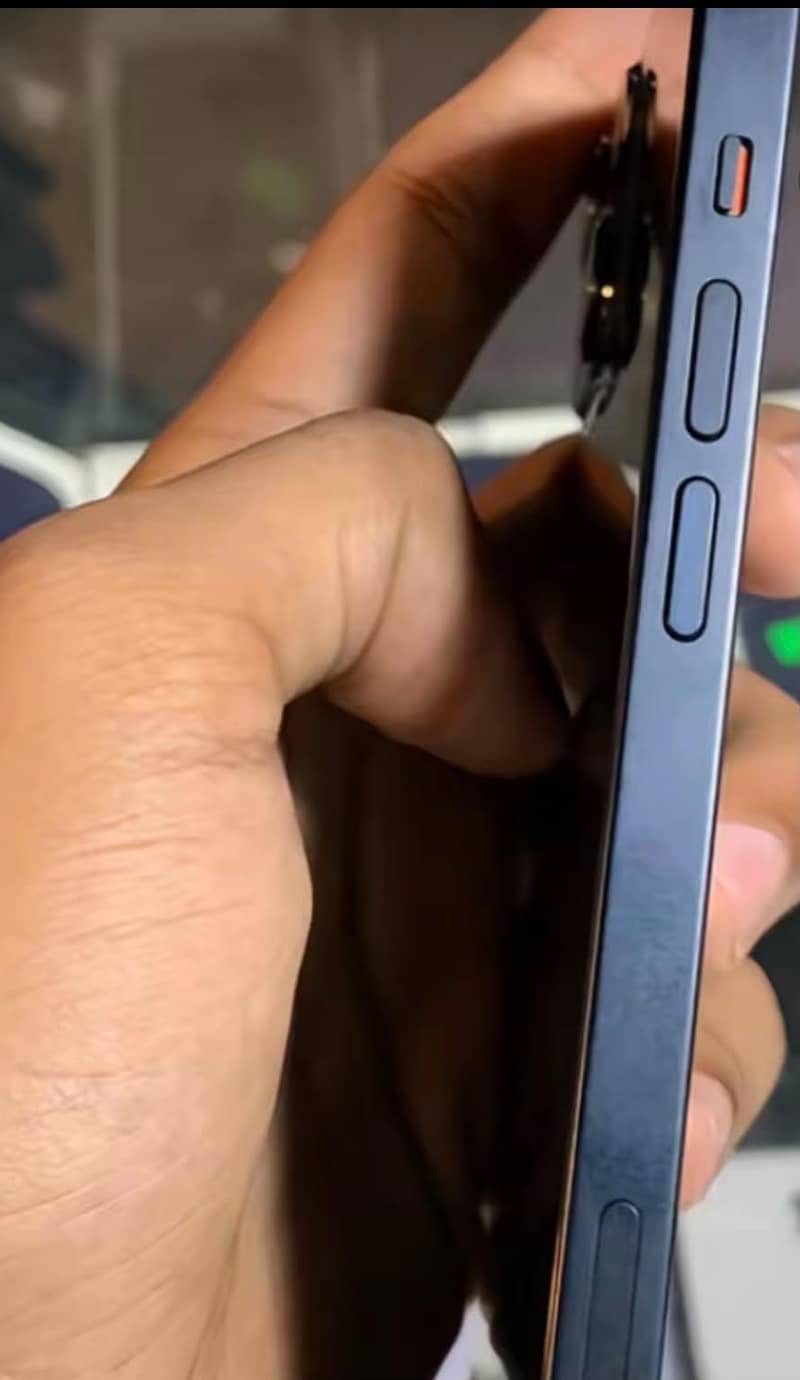 Apple iPhone 13 5