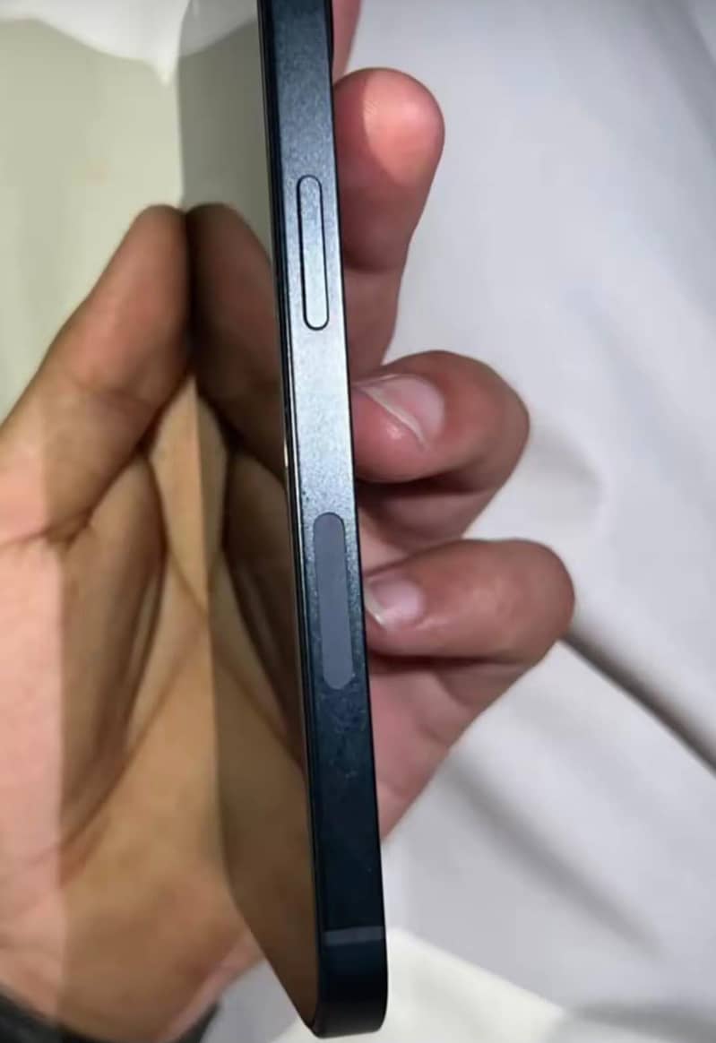 Apple iPhone 13 6