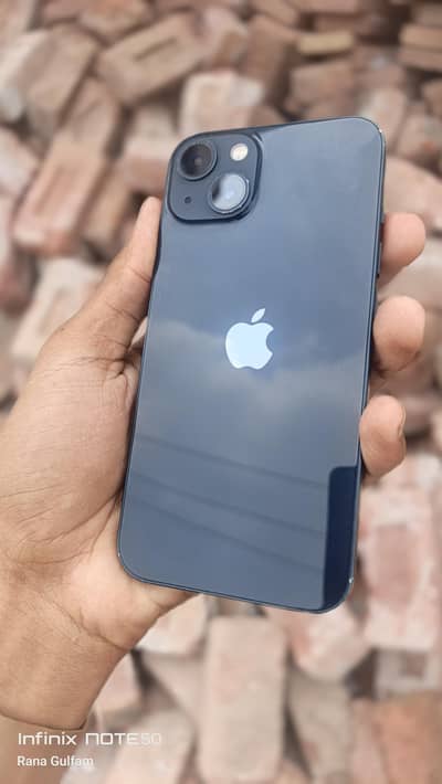Apple iPhone 13