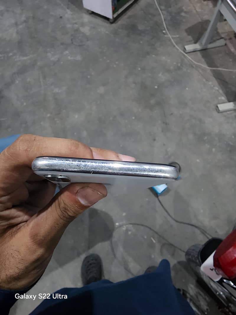 Apple iPhone X 3