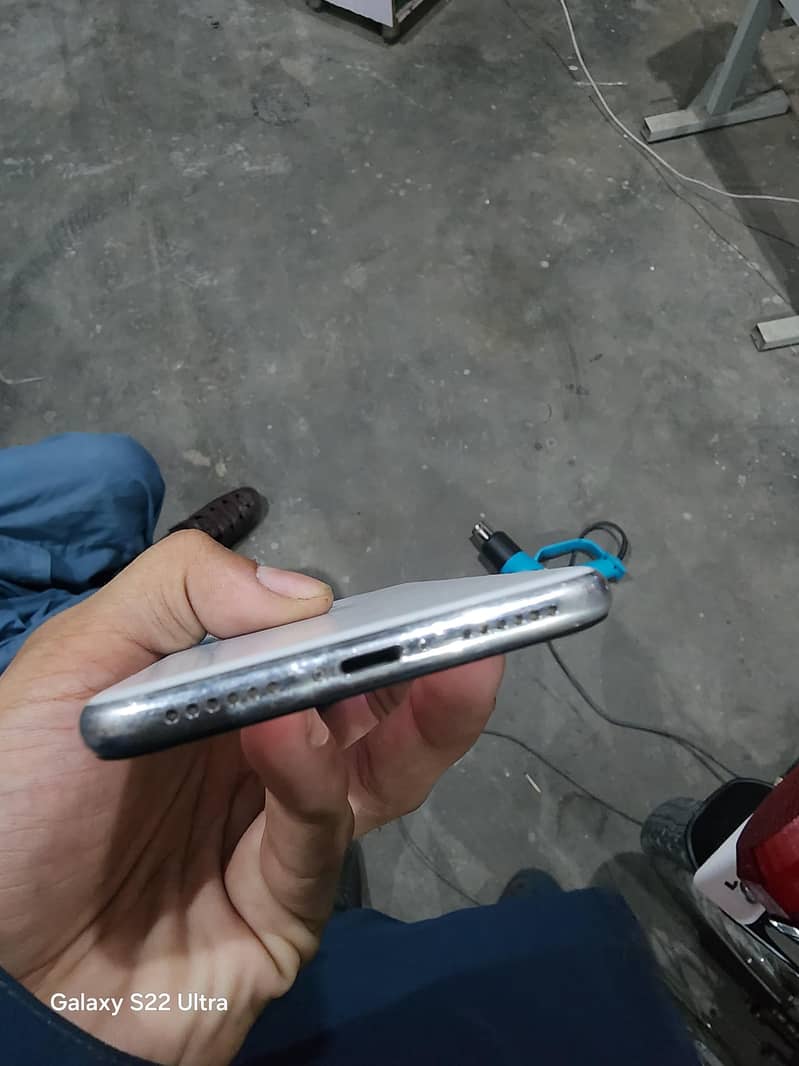Apple iPhone X 5