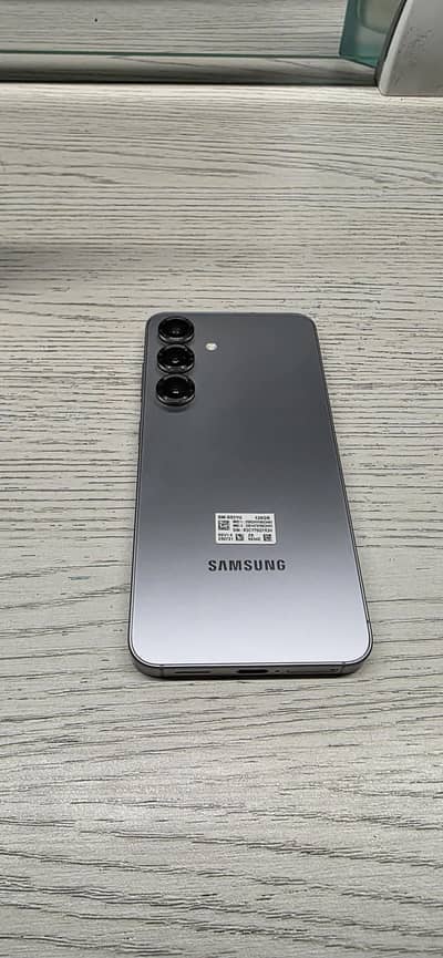 Samsung Galaxy S25 128GB – Excellent Condition | Premium Smartphone