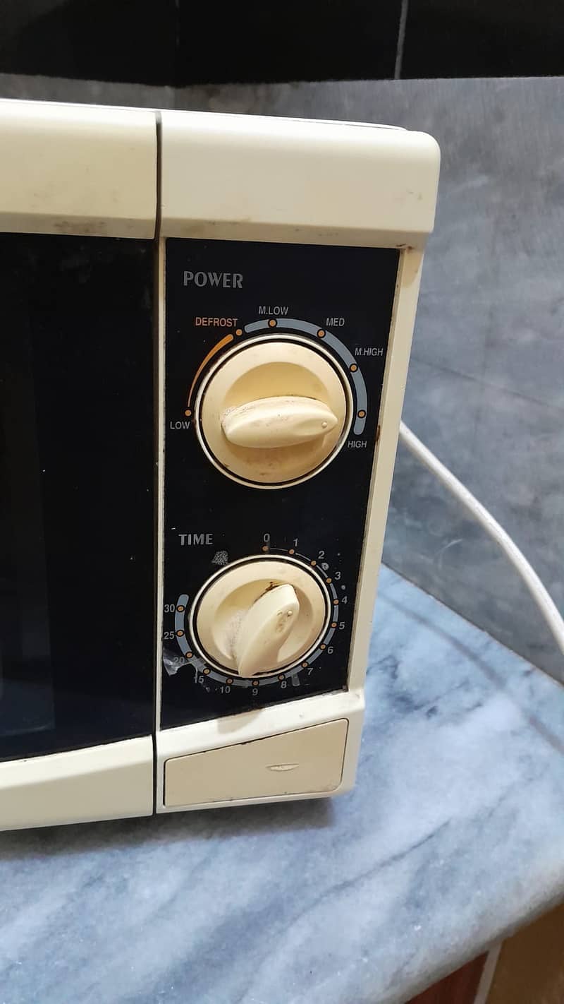 Haier Microwave 1