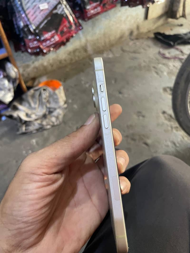 Apple iPhone 15 plus 2