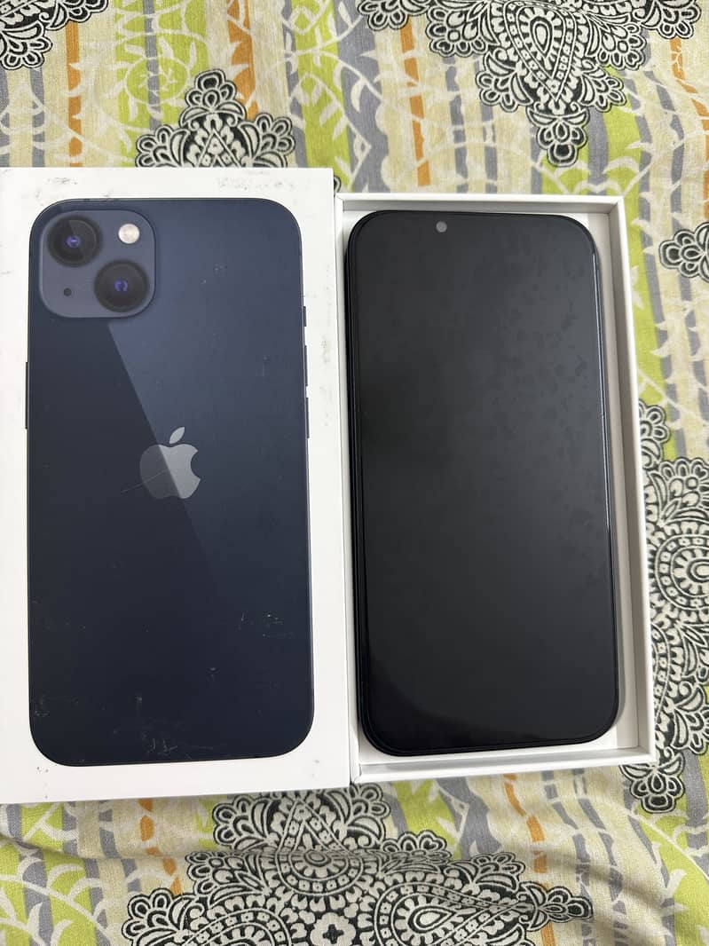 Apple iPhone 13 0