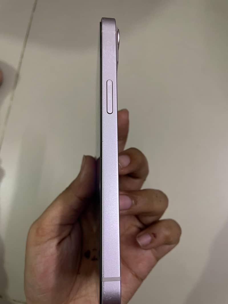 Apple iPhone 13 4