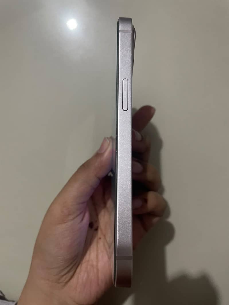 Apple iPhone 13 7