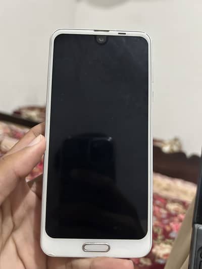 Sharp Aquos R2