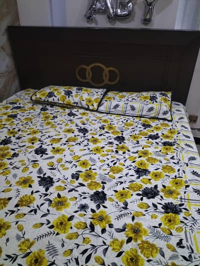 dubal bed with mattress no side table