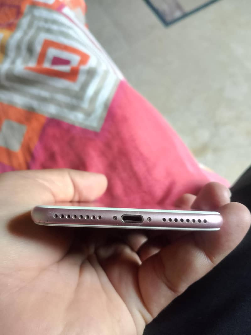 Apple iPhone 7 Plus 2