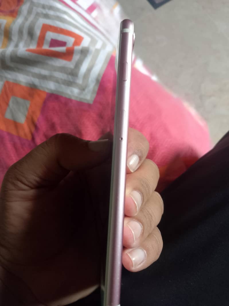 Apple iPhone 7 Plus 4