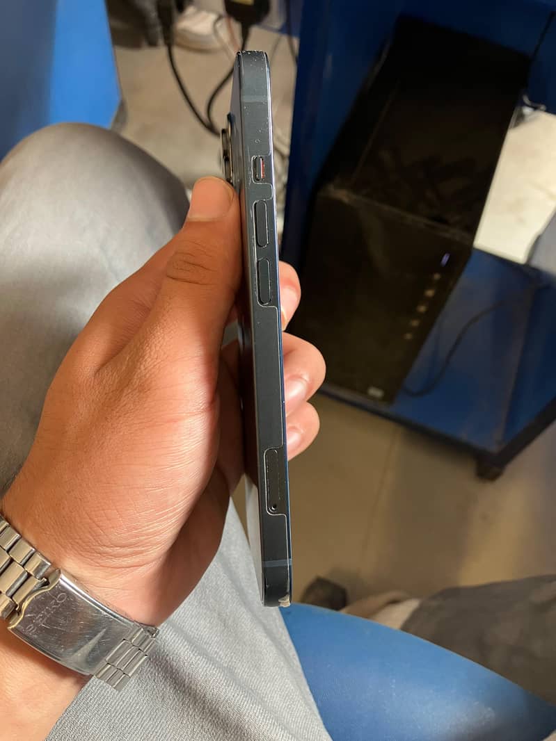 Apple iPhone 13 1