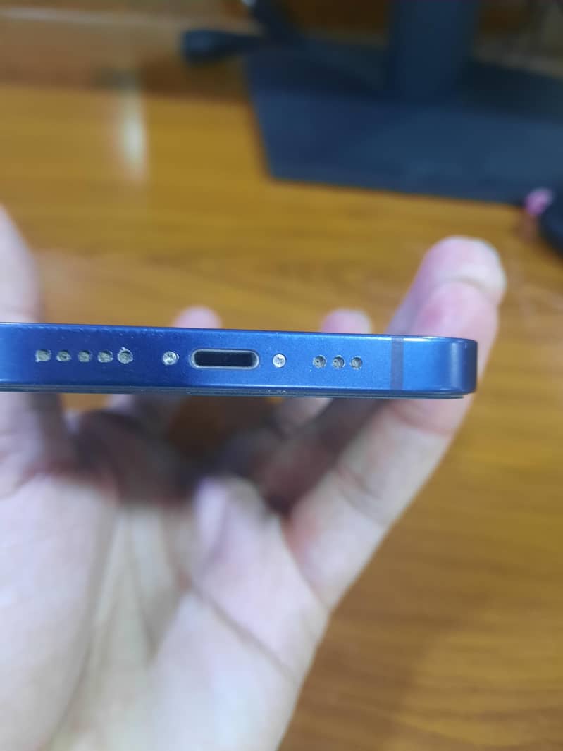 Apple iPhone 12 1