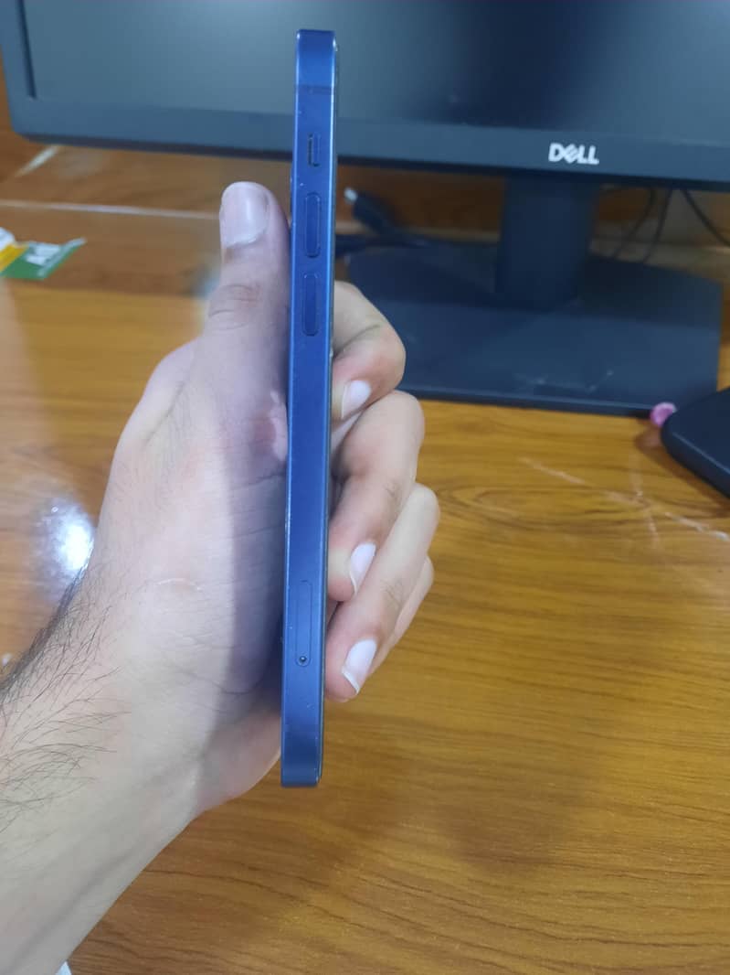 Apple iPhone 12 2