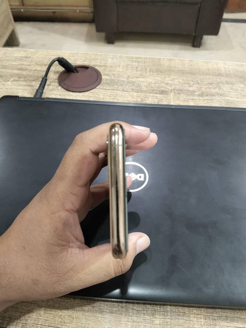 Apple iPhone 11 Pro 2
