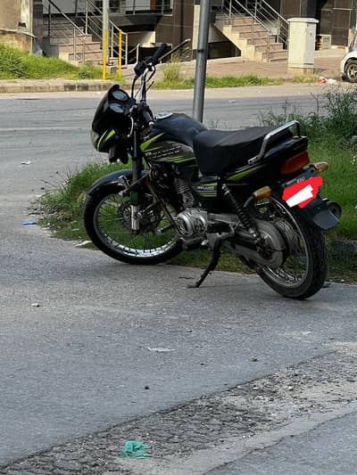 Honda Deluxe 125 2017 – Excellent Condition | Genuine Bike