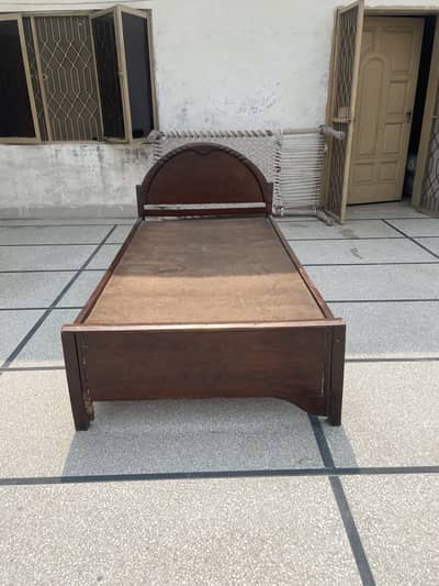 Bed / Single Bed / Wooden Bed/ Good condition without mattress