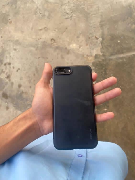 Apple iPhone 7 Plus 0