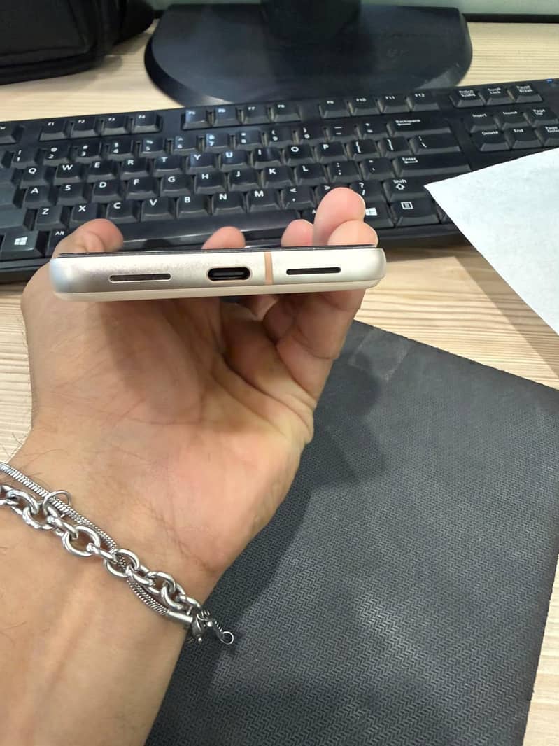 Google Pixel 8 3
