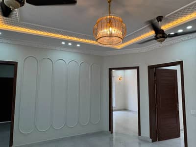 10 marla house in etihad town