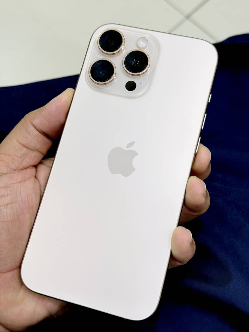 Apple iPhone 16 Pro Max 0