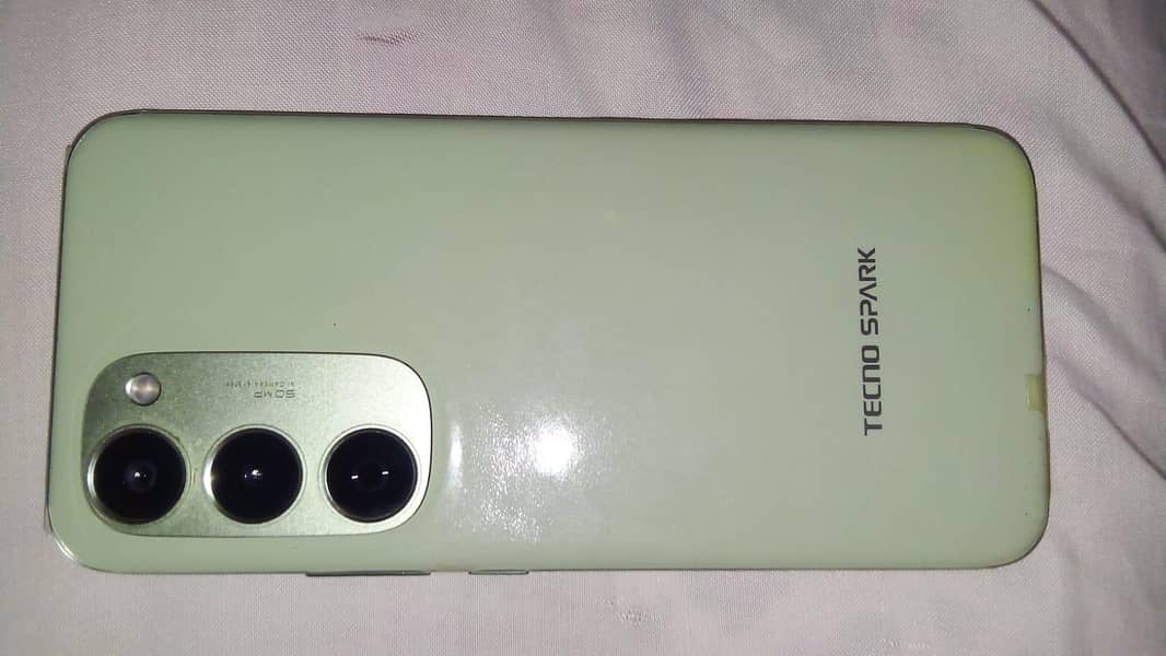 Tecno Model spark 40 pro plus 1