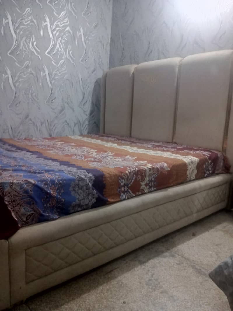 Bed low profile 0