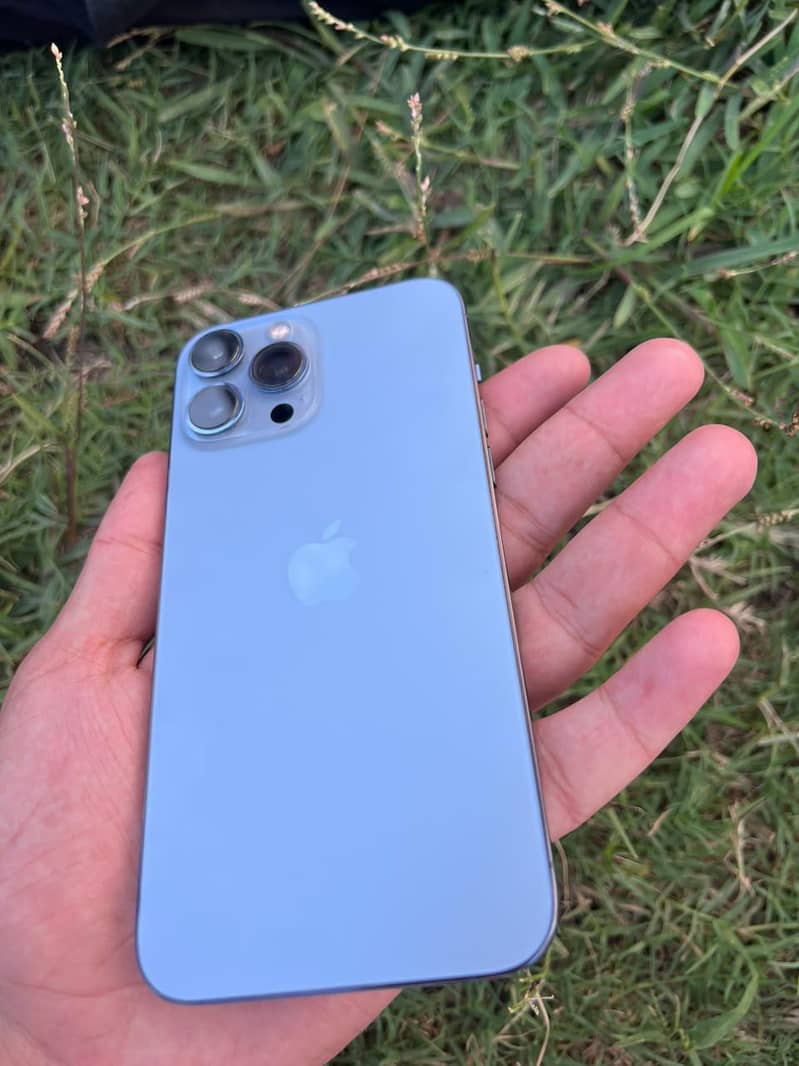 Apple iPhone 13 Pro Max 4